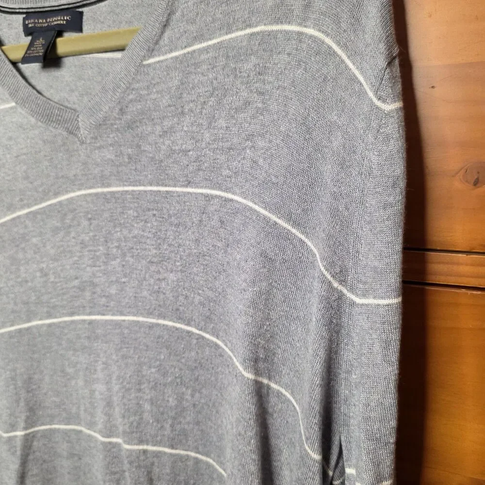 Banana Republic Size Large Cashmere Silk Cotton Lightweight Sweater Gray Stripe